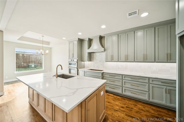 9716 E 132nd Street, Bixby, OK 74008