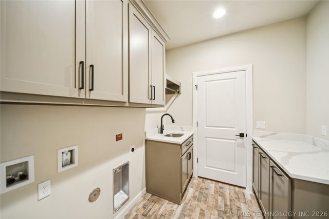 9716 E 132nd Street, Bixby, OK 74008