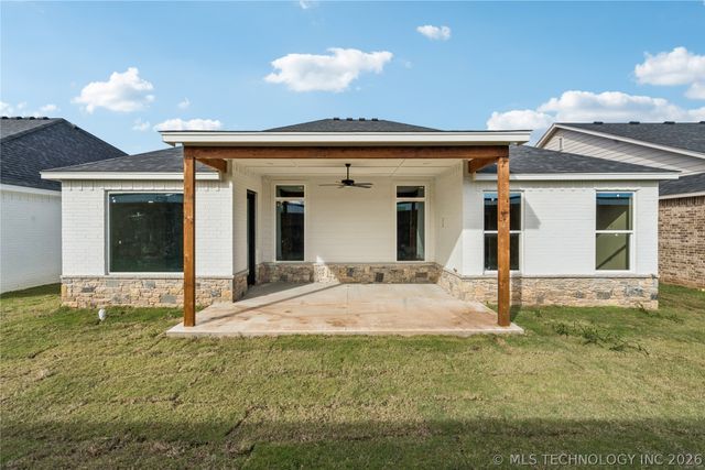 9716 E 132nd Street, Bixby, OK 74008