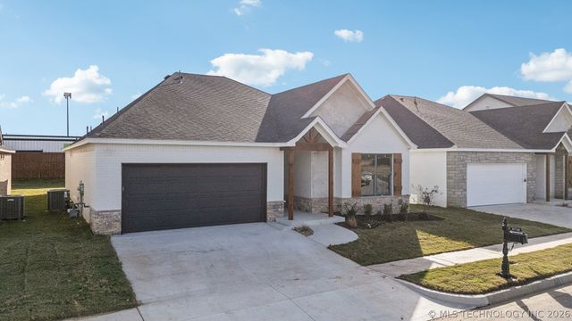 9716 E 132nd Street, Bixby, OK 74008