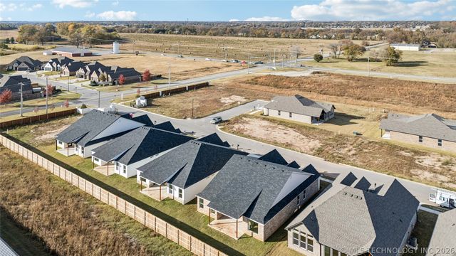 9716 E 132nd Street, Bixby, OK 74008