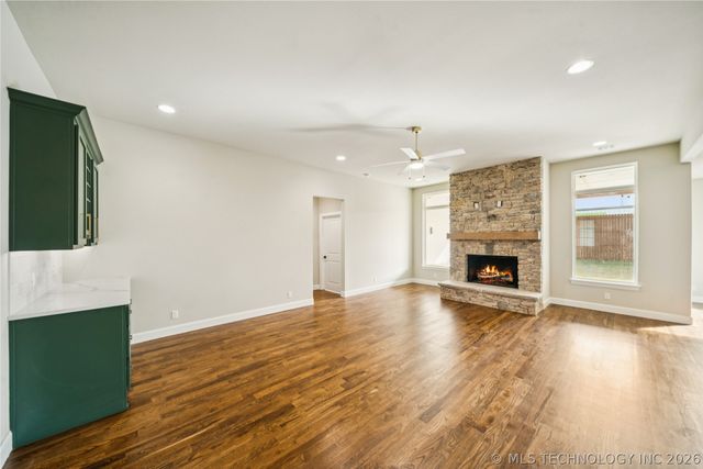 9716 E 132nd Street, Bixby, OK 74008