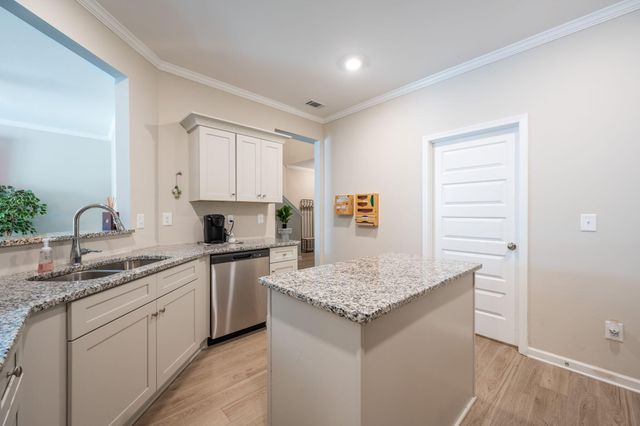 6438 Dharma Lp 30, East Ridge, TN 37412