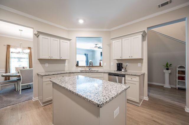 6438 Dharma Lp 30, East Ridge, TN 37412