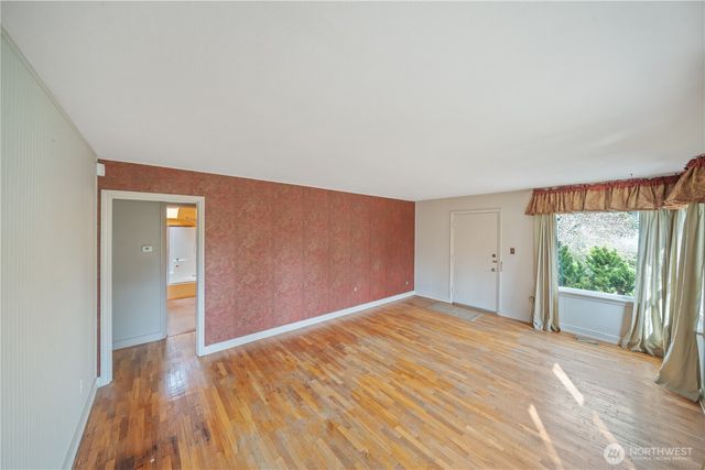 16751 Linden Avenue N, Shoreline, WA 98133