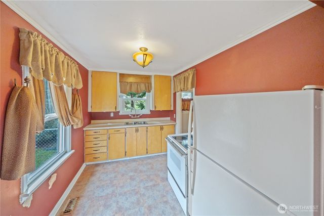 16751 Linden Avenue N, Shoreline, WA 98133