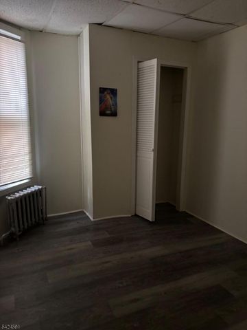 608 Main St, Paterson City, NJ 07503