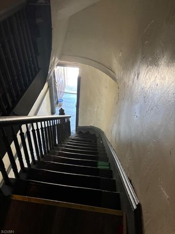 608 Main St, Paterson City, NJ 07503