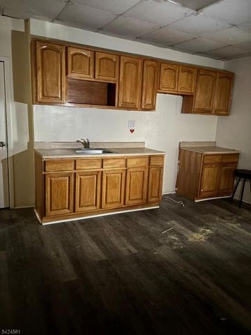 608 Main St, Paterson City, NJ 07503