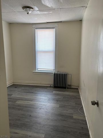 608 Main St, Paterson City, NJ 07503
