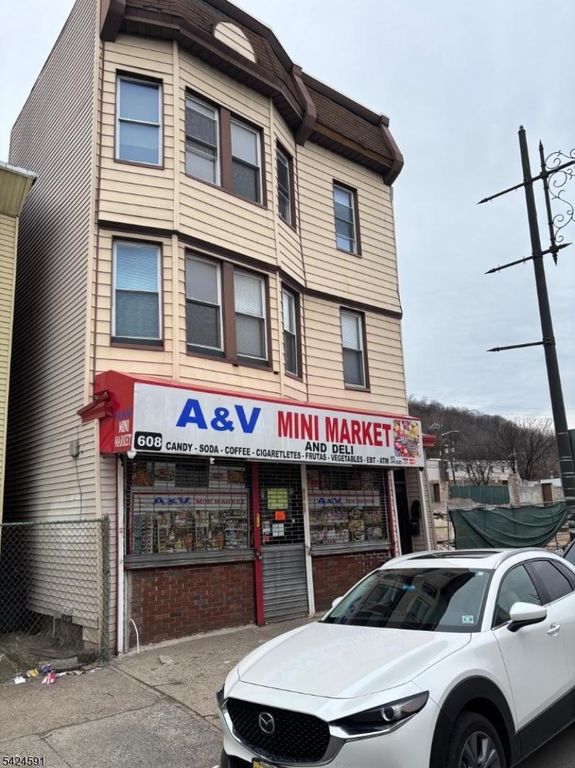 608 Main St, Paterson City, NJ 07503 — photo 2