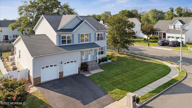 2 Higgins Court, Howell, NJ 07731