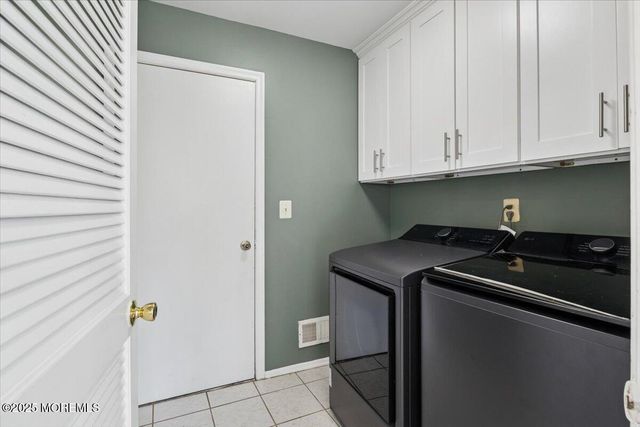 2 Higgins Court, Howell, NJ 07731