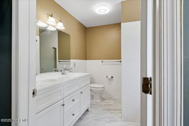 2 Higgins Court, Howell, NJ 07731