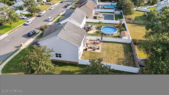 2 Higgins Court, Howell, NJ 07731