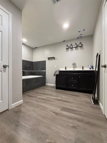 2725 E Railroad Street, Vidor, TX 77662