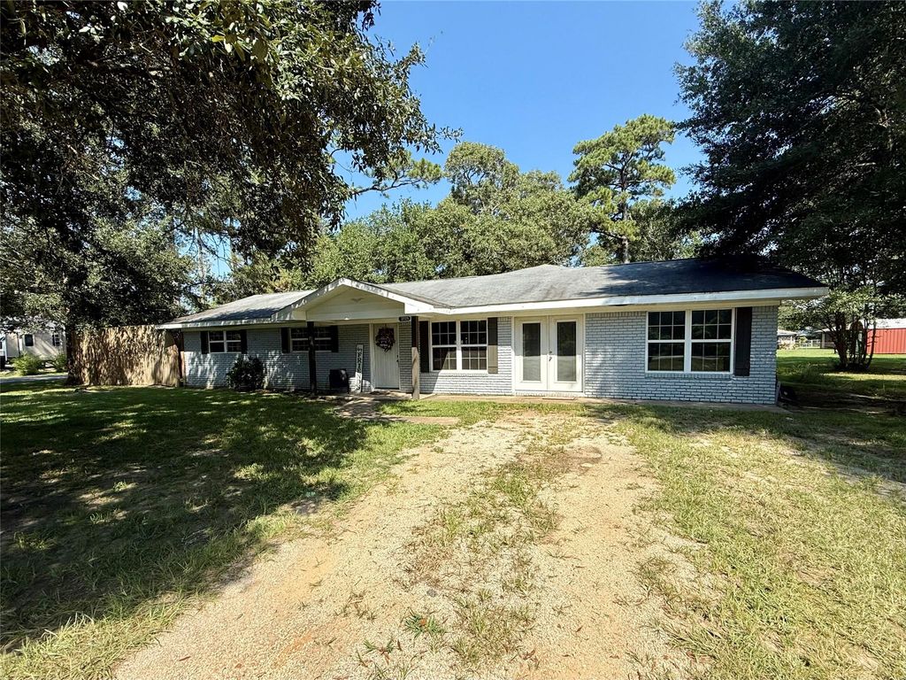 2725 E Railroad Street, Vidor, TX 77662