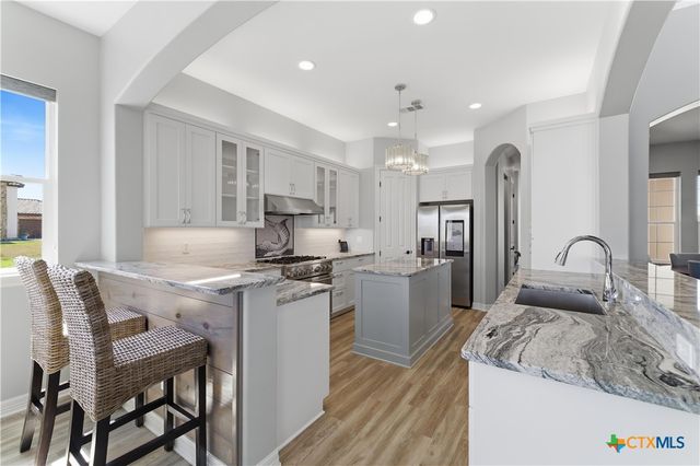 559 W Lago Loop Road, Port O'connor, TX 77982