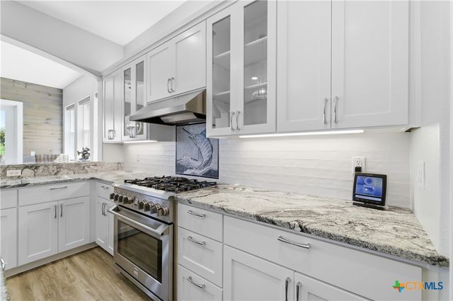 559 W Lago Loop Road, Port O'connor, TX 77982