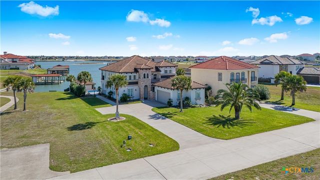 559 W Lago Loop Road, Port O'connor, TX 77982