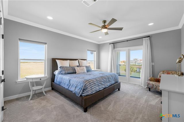 559 W Lago Loop Road, Port O'connor, TX 77982