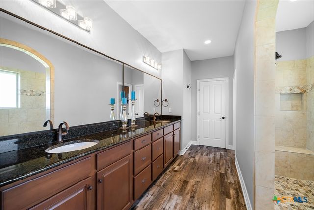 559 W Lago Loop Road, Port O'connor, TX 77982