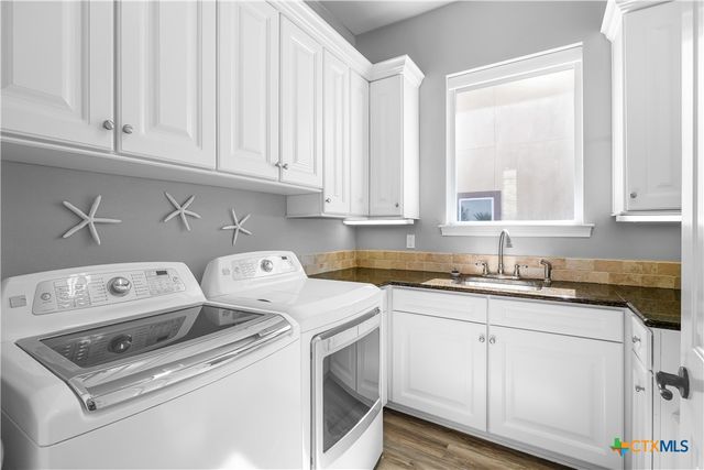 559 W Lago Loop Road, Port O'connor, TX 77982