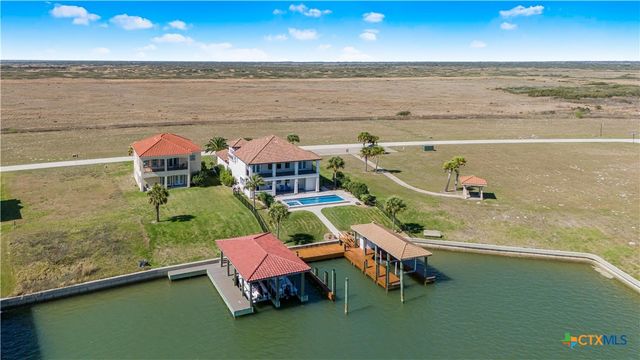 559 W Lago Loop Road, Port O'connor, TX 77982