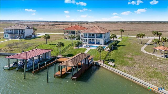559 W Lago Loop Road, Port O'connor, TX 77982