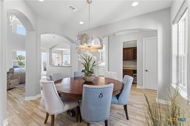 559 W Lago Loop Road, Port O'connor, TX 77982