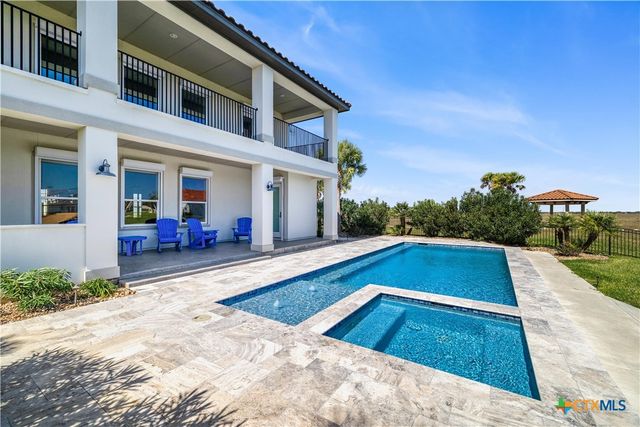 559 W Lago Loop Road, Port O'connor, TX 77982