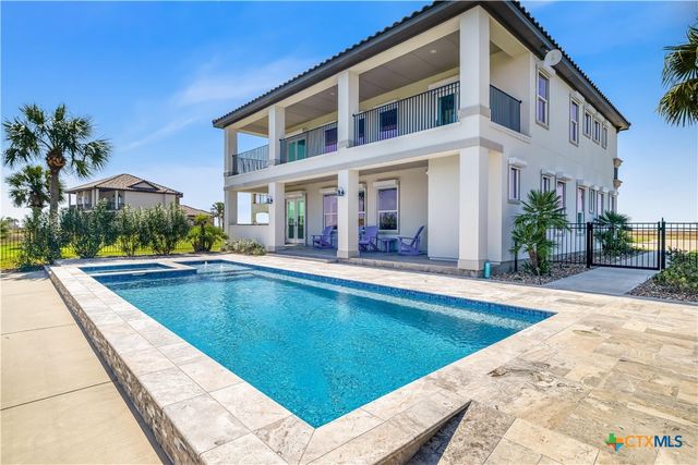 559 W Lago Loop Road, Port O'connor, TX 77982