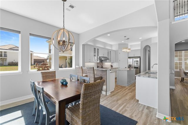 559 W Lago Loop Road, Port O'connor, TX 77982