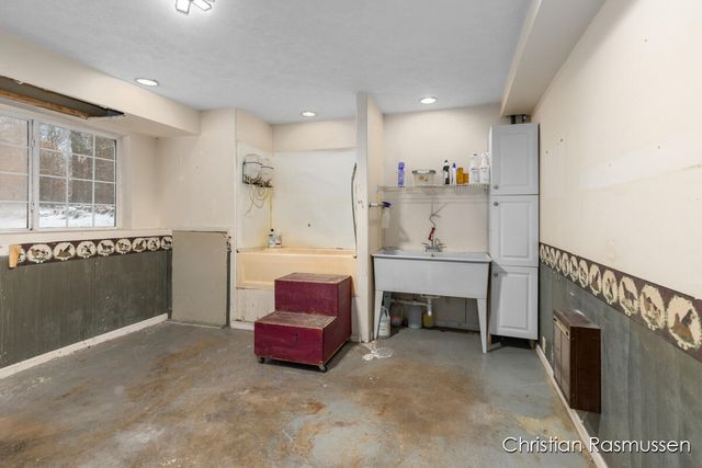 11109 Adams Hall Drive, Greenville, MI 48838