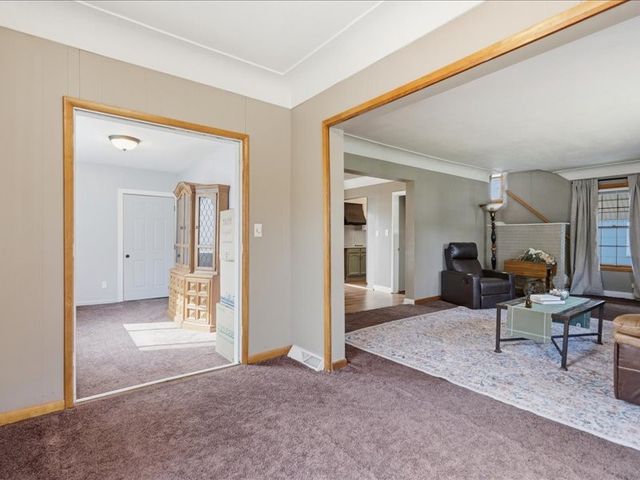 3812 Kingman Boulevard, Des Moines, IA 50311