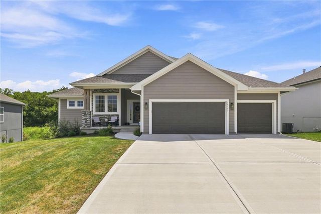 19367 W 114th Terrace, Olathe, KS 66061