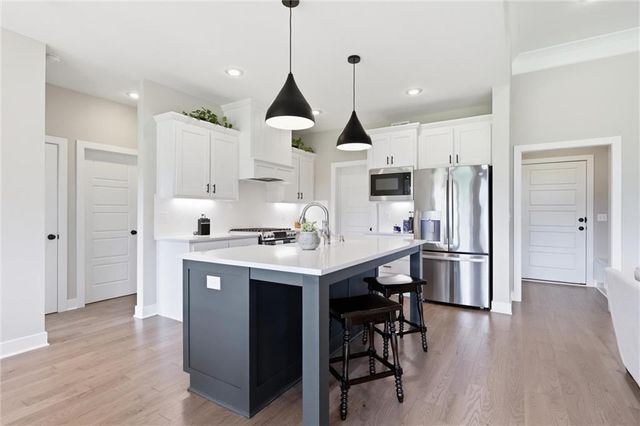 19367 W 114th Terrace, Olathe, KS 66061