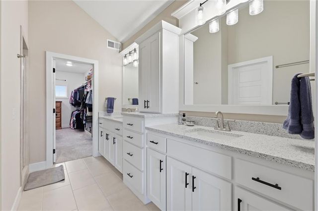 19367 W 114th Terrace, Olathe, KS 66061