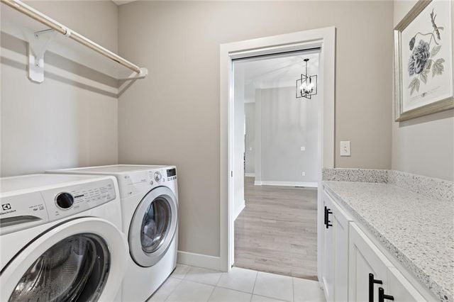 19367 W 114th Terrace, Olathe, KS 66061