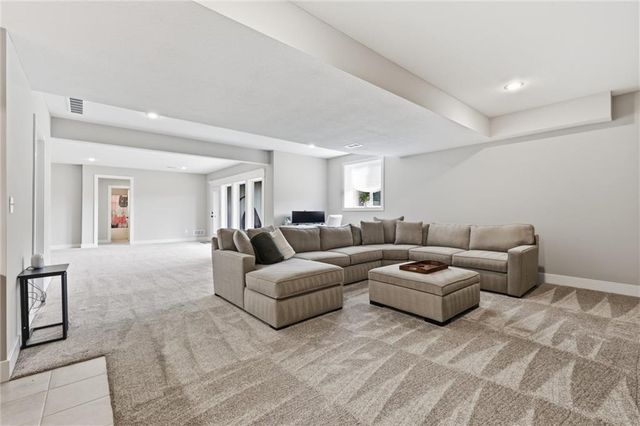 19367 W 114th Terrace, Olathe, KS 66061