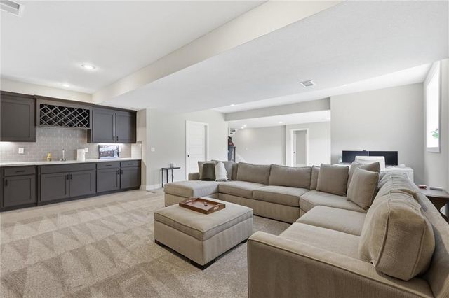 19367 W 114th Terrace, Olathe, KS 66061
