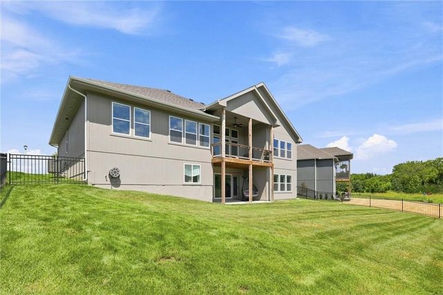 19367 W 114th Terrace, Olathe, KS 66061