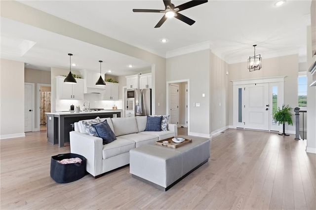 19367 W 114th Terrace, Olathe, KS 66061