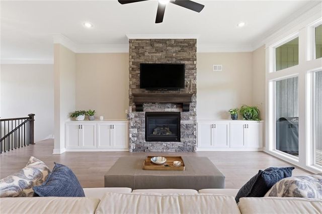 19367 W 114th Terrace, Olathe, KS 66061