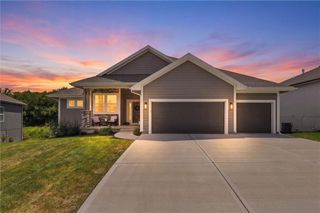 19367 W 114th Terrace, Olathe, KS 66061