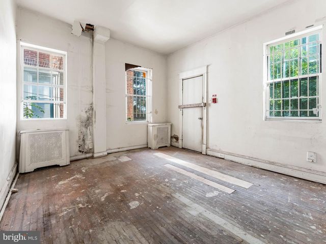 2245 N 33RD ST, Philadelphia, PA 19132