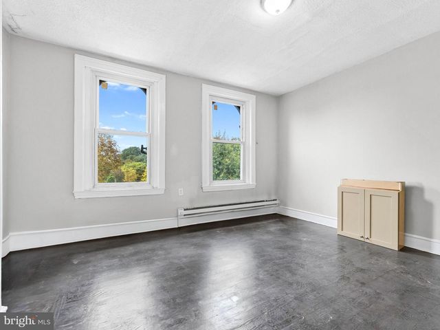 2245 N 33RD ST, Philadelphia, PA 19132