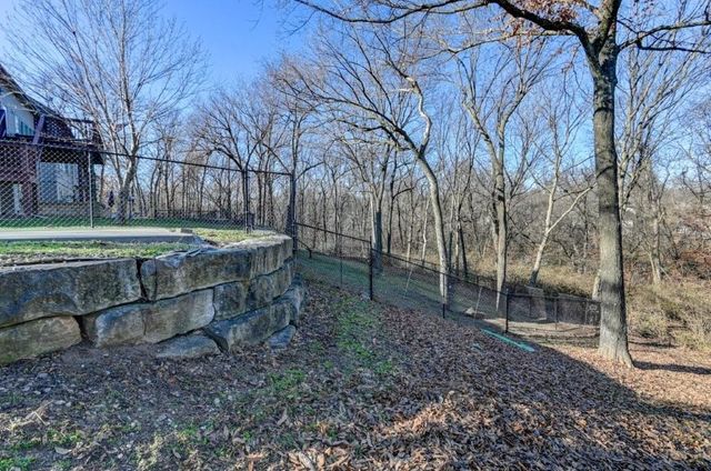 19610 E BUNDSCHU Road, Independence, MO 64056