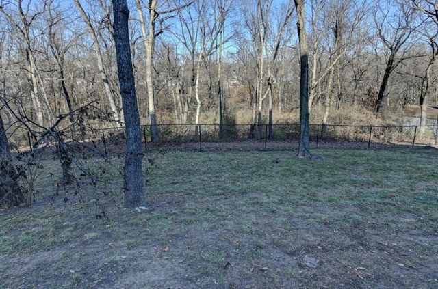 19610 E BUNDSCHU Road, Independence, MO 64056