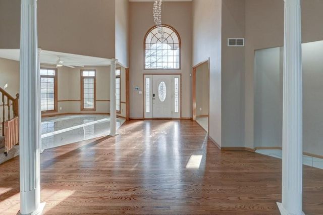 19610 E BUNDSCHU Road, Independence, MO 64056